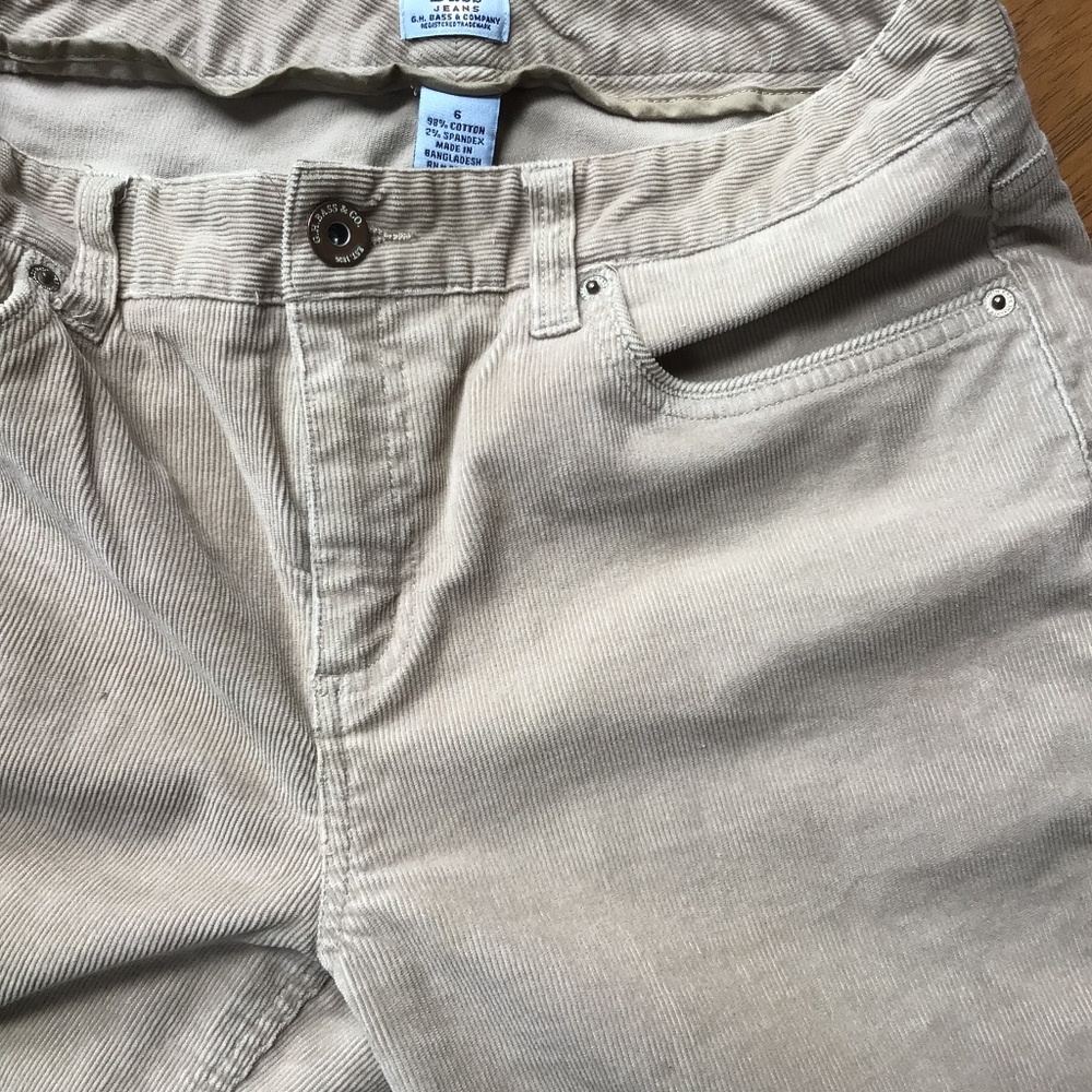 BASS jeans size 6 khaki comfortable Women’s 5’ 7”